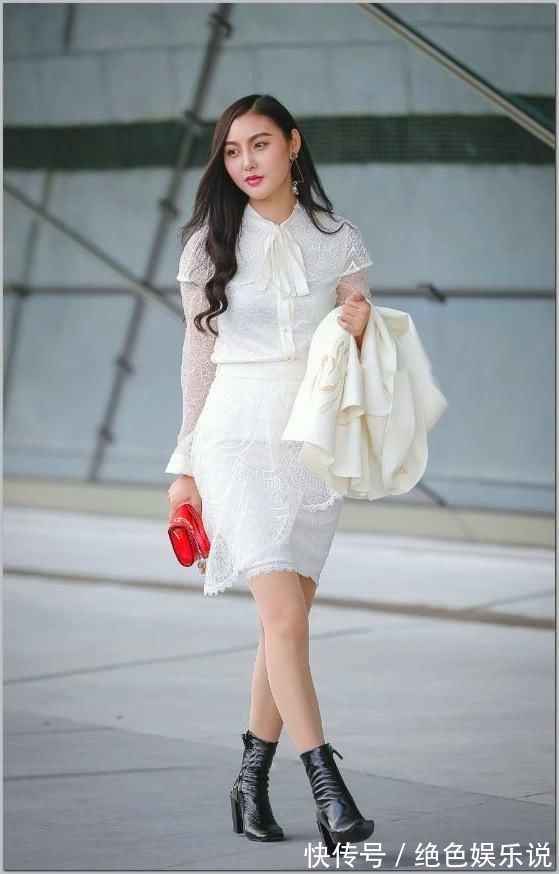 聚焦|美女漂亮的连衣裙自带聚焦环,舒适清新满满的青春朝气