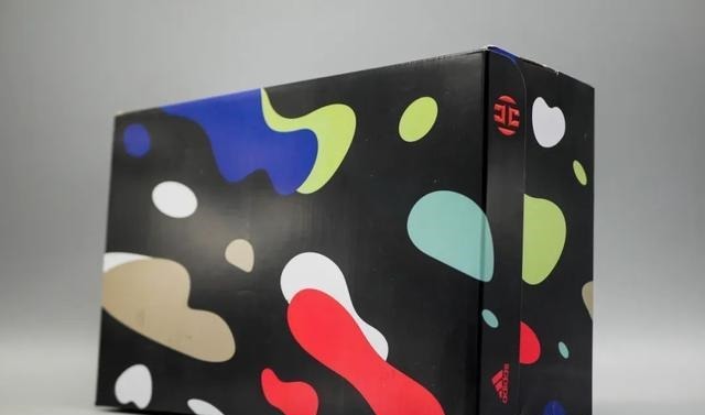 adidas 当之无愧的旗舰款!哈登5代能成为下一款划时代的战靴吗!