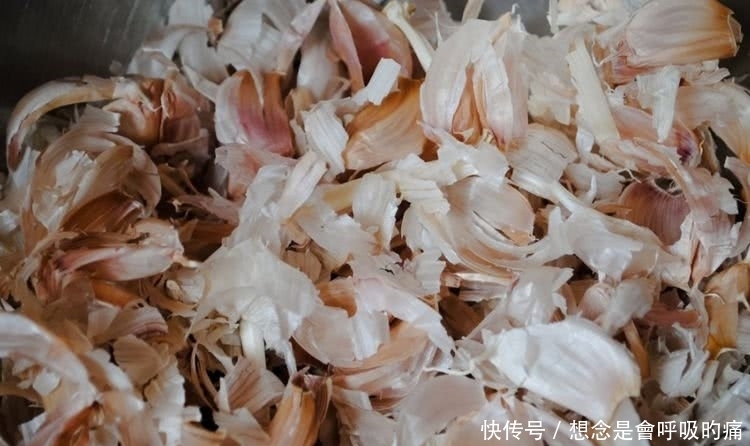 家人|大蒜皮别扔!扔它等于扔钱,还有这么多用处,快去告诉家人