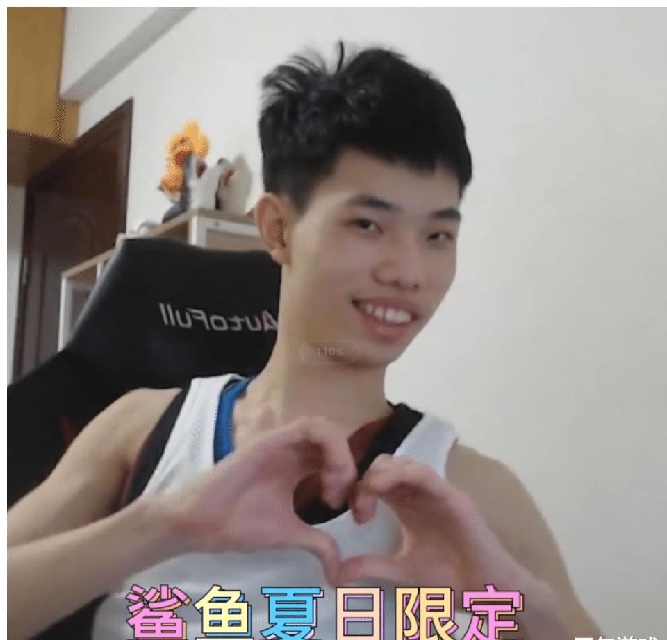 主播|只有三套衣服的鲨鱼再添新装，网友：果然穿军旅服的男人最好看！