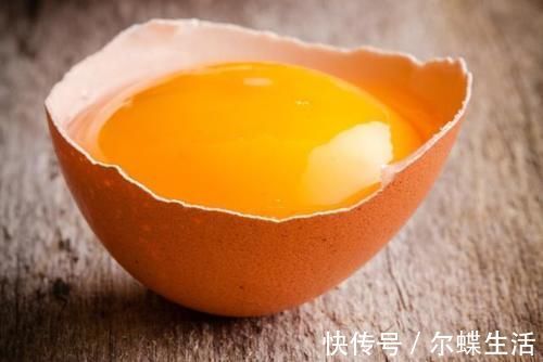 蛋黄|宝宝吃鸡蛋营养高?吃错了反而会影响健康,你别随便给宝宝吃鸡蛋