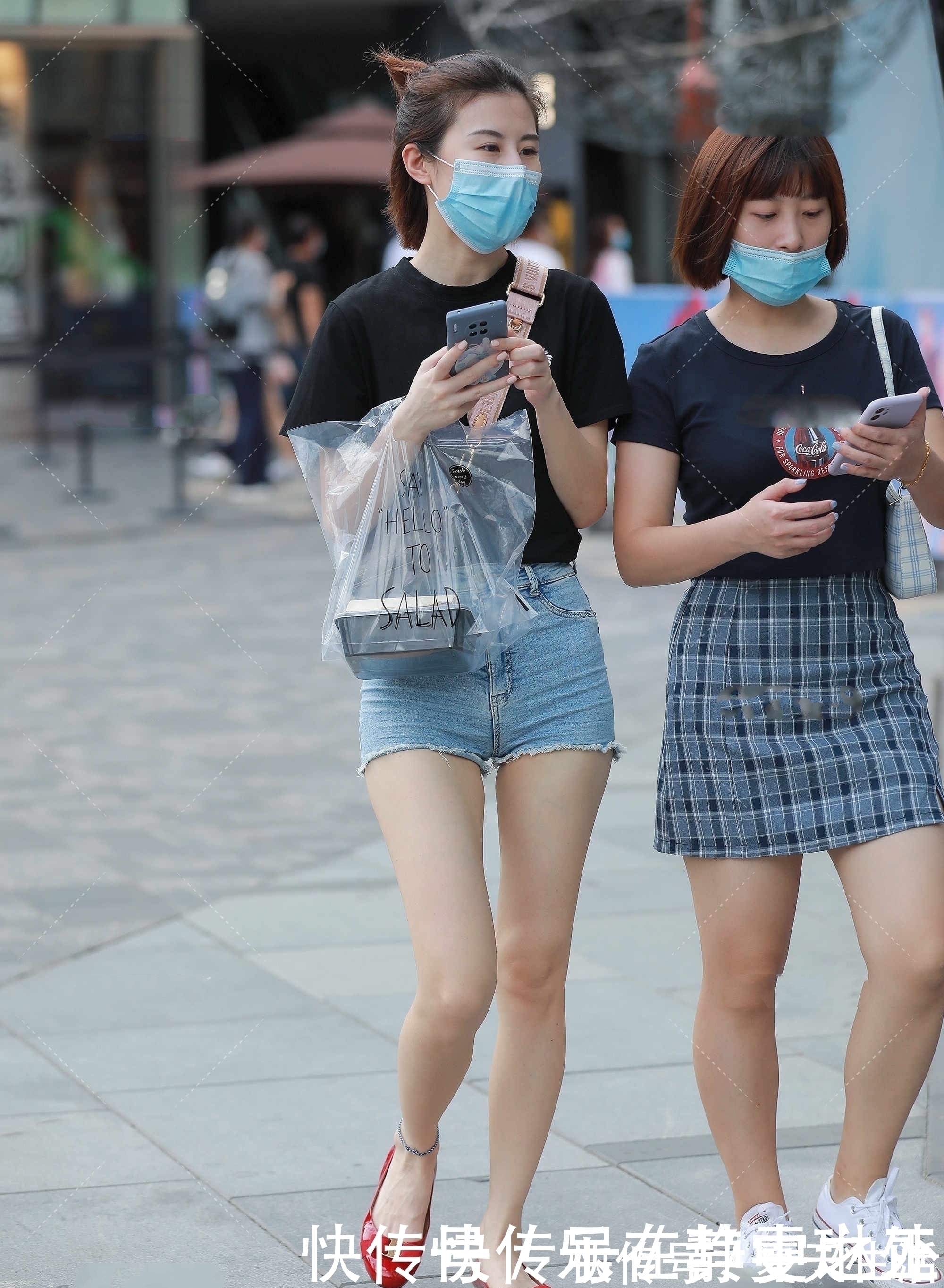 毛边|青春淑女简约黑色T恤，清爽干净，红色PU鞋清爽又好看