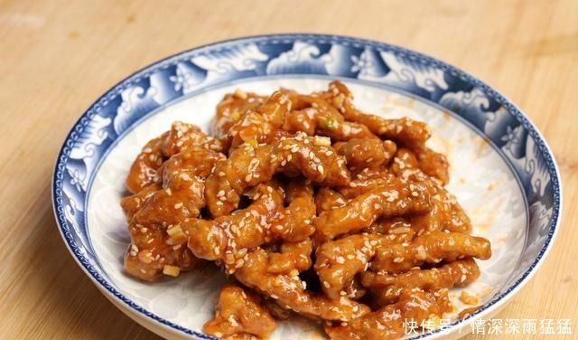 糖醋里脊的家常做法,学会挂糊技巧和糖醋比例,一锅都不够吃
