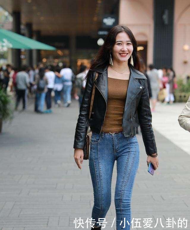 简约|舒适自在的打底裤穿搭显得有品位，简约随性美丽又吸睛，成熟魅力