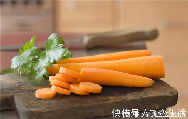 衰老|女人明明绝经了，却很年轻不“显老”？4个习惯是“法宝”