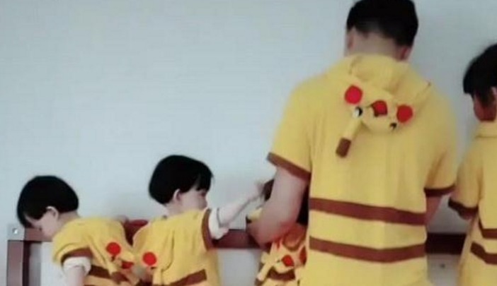 老大|“全网最怂奶爸”带4娃面壁,网友:五个同姓的干不过一个做饭的