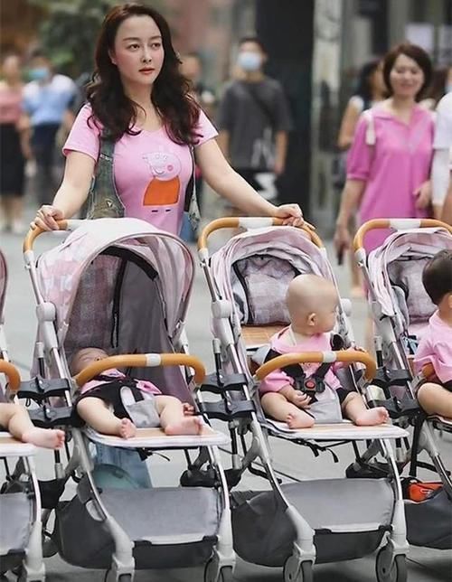 人生赢家|两胎生了6个娃，2个女儿4个儿子，这对小两口堪称人生赢家