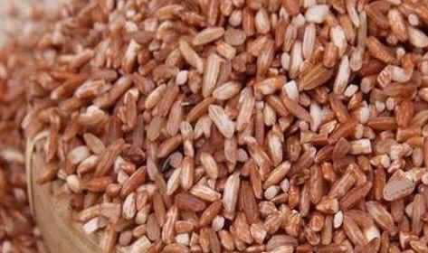 女性擔心自己老太快，要堅持吃的食物，美容養顏，養護血管