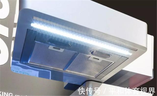 三块板|外国人设计的垂直厨房真厉害!仅占地1㎡,却藏下冰箱灶台和餐桌