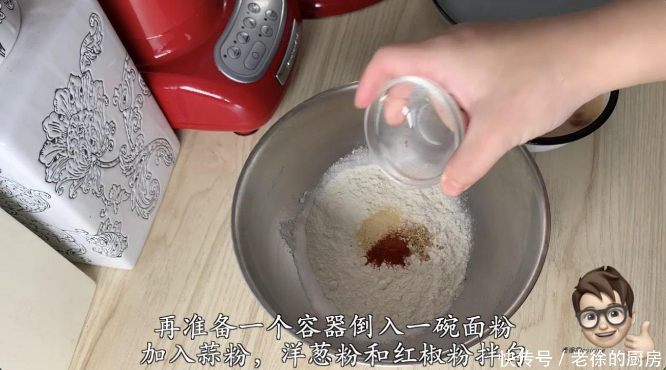 炸鸡酥脆的原因不是配料，掌握这个手法，你也能做出鳞片般的脆皮