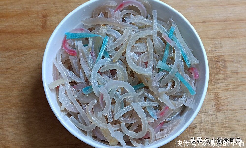 小猫|教你水晶盐鸭肉做法，成菜晶莹剔透口感Q弹，特别爽口还解馋