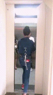 |搞笑GIF:本来我也想吃一口 但是碍于面子没张口