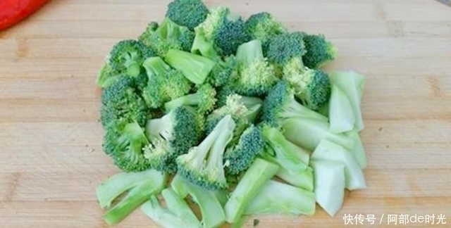 肝炎、肝硬化最怕“七种”食物,每天吃一点,让肝更健康