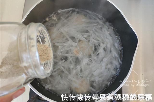 45岁阿姨轻断食午餐,走红朋友圈,网友:吃这么多还不胖,佩服