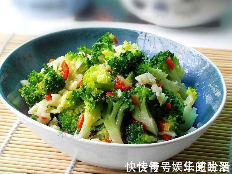 营养成分|西兰花和此物一起吃,肠胃消化功能恢复,免疫功能更强!