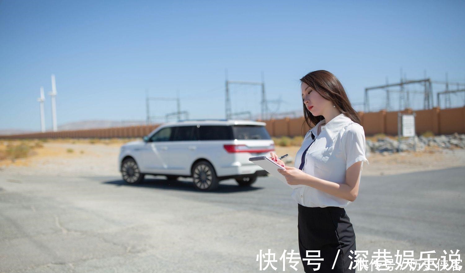 小姐姐|时髦女销售业绩非常好,时尚的穿搭是她的秘密武器