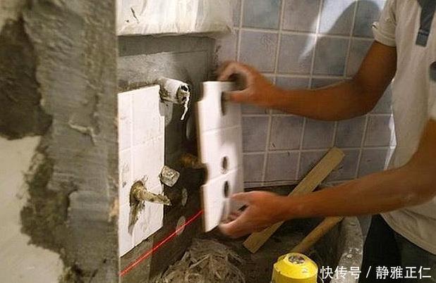 水管|卫生间小不好买手盆师傅在转角砌个洗手台,发业主群里都炸锅了