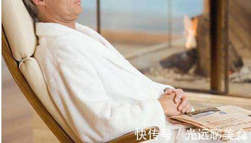 微信步数|走路的快慢也能预测寿命？60岁的老人，怎样才能走出长寿的步伐？