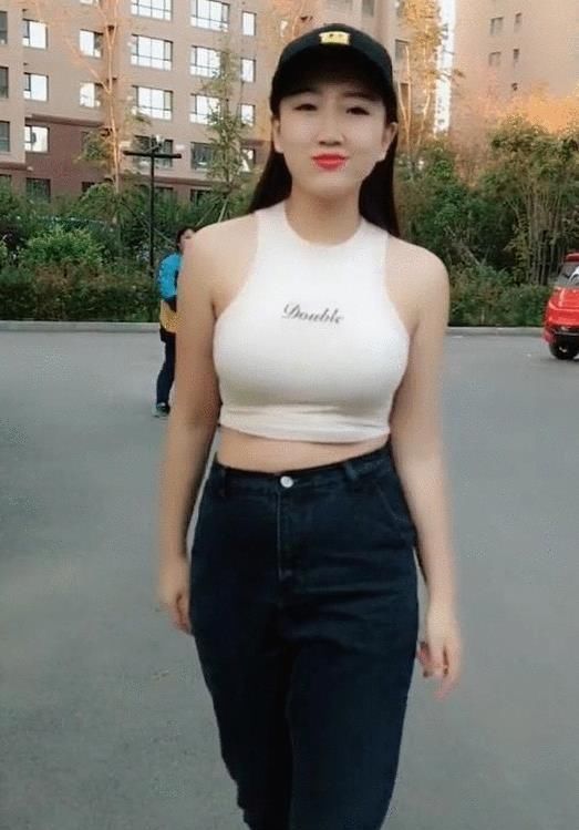 潮流小姐姐诗情画意，飒爽又酷帅美女，很迷人