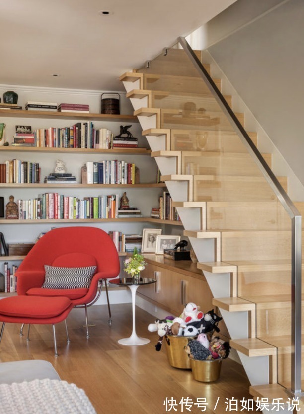 实用|楼梯只用来上下楼学会这么设计,书房、储物间都有了,太实用!
