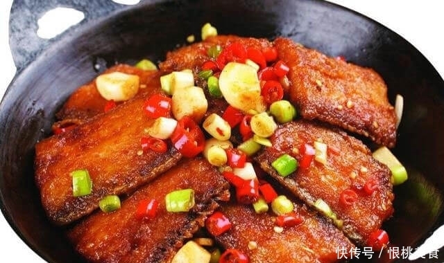 香喷喷的几道家常菜,看着就有食欲,美味营养,家人吃的津津有味