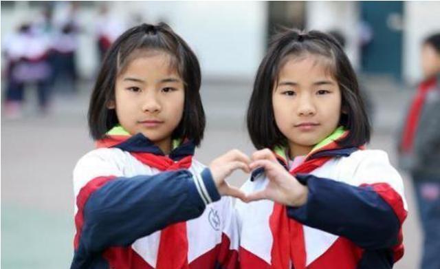 双胞胎姐妹|双胞胎高考仅差5分,10年后却变成“两个世界”的人,妈妈:后悔