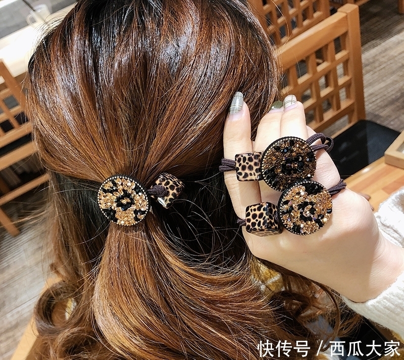 新发现一种发圈:叫“丸子头发圈,洋气减龄还不贵,回头率嗷嗷的