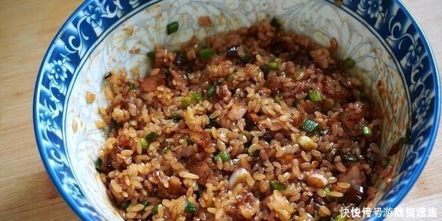 馄饨皮新吃法,一半蒸一半煎,比饺子简单,外面买不到