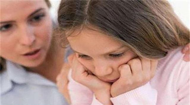 图书馆|宝妈带娃图书馆看书,刚想夸孩子看书认真,看清书籍名字差点抓狂