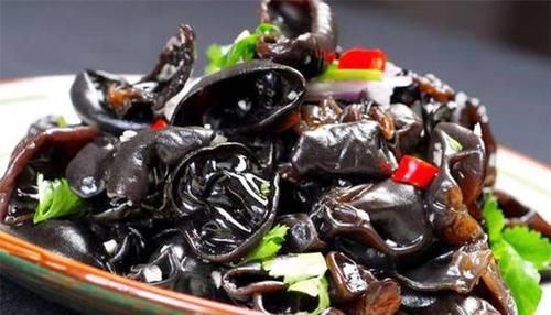 木耳和“它”搭配吃，或吃出“疾病”，很多人还当“美食”天天吃