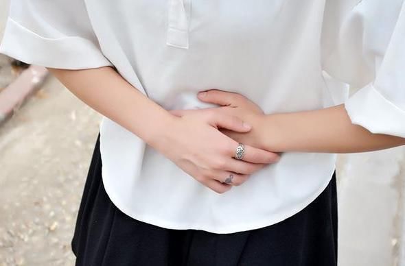 睡姿|子宫“脏兮兮”的女孩子,身上会有“2黑1臭”,00后千万别大意