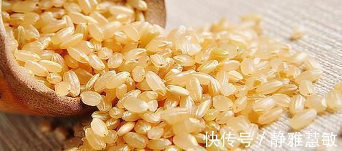 糙米|女性到了中年常吃三种食物，排毒养颜，延缓衰老，好处多多！