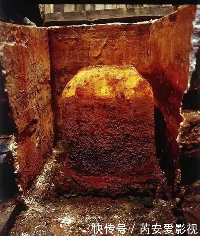 寻找白娘子,雷峰塔地宫发掘现场实拍照