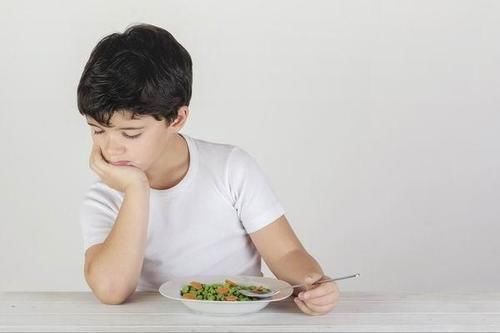 男孩|9岁男孩1年半长高15cm,儿科医生:日常做好3件事,娃长高个