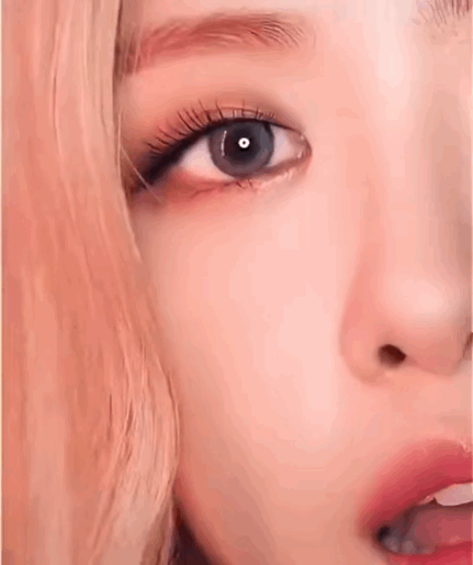 肿眼泡小肉脸，来跟Rosé学化妆