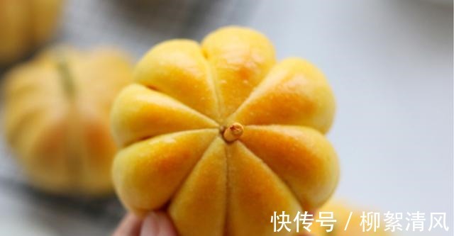 孩子超爱的创意点心南瓜小面包，口感松软，香甜可口，超可爱！