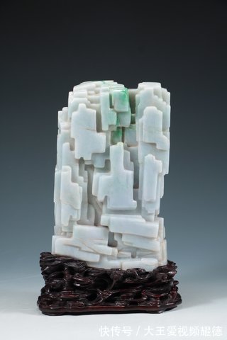 香山九老@清 翡翠香山九老人物图山子摆件