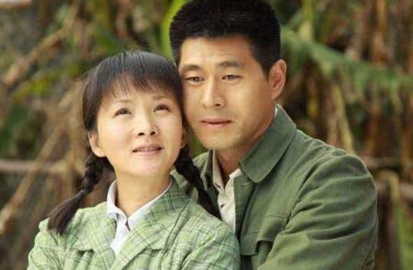 他们恩爱18年，本打算丁克，却41岁高龄产子，如今儿子已经6岁了