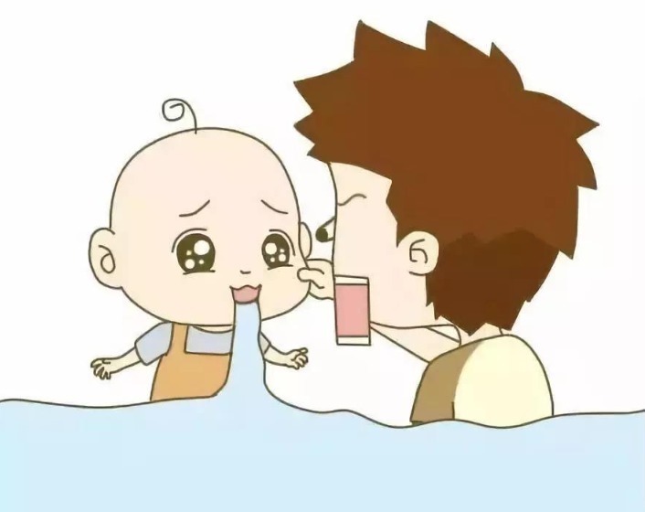 围嘴|“最馋宝宝”高铁上看人吃东西,口水流满爸爸肩膀,网友:小饕餮