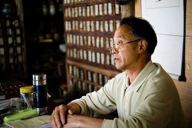 小药|偷偷“挖来”的私藏方,三味药泡水,脾、肾同补