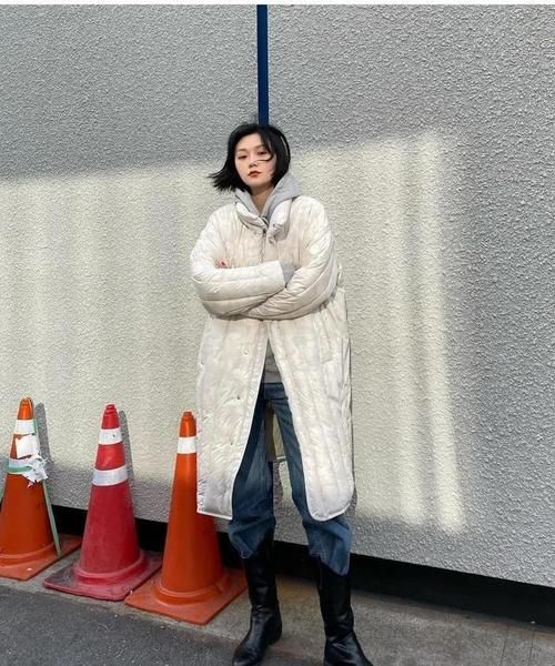 卫衣 + 靴子，毛衣 + 阔腿裤，这20套早春穿搭，好看极了