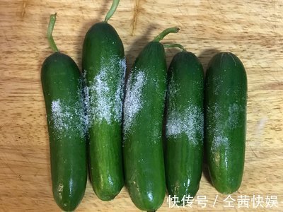 大厨|大厨教你如何做出的黄瓜炒肉丝,即清香爽口,又不油腻,简单易学