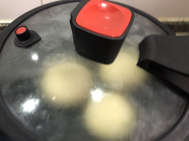 无水无油的酸奶蜜豆小面包，不用烤箱也能做，比买的还好吃