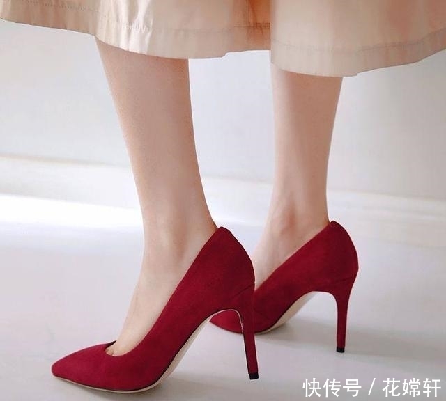 设计|优雅的细高跟,完美展现腿部线条,突出时尚范儿