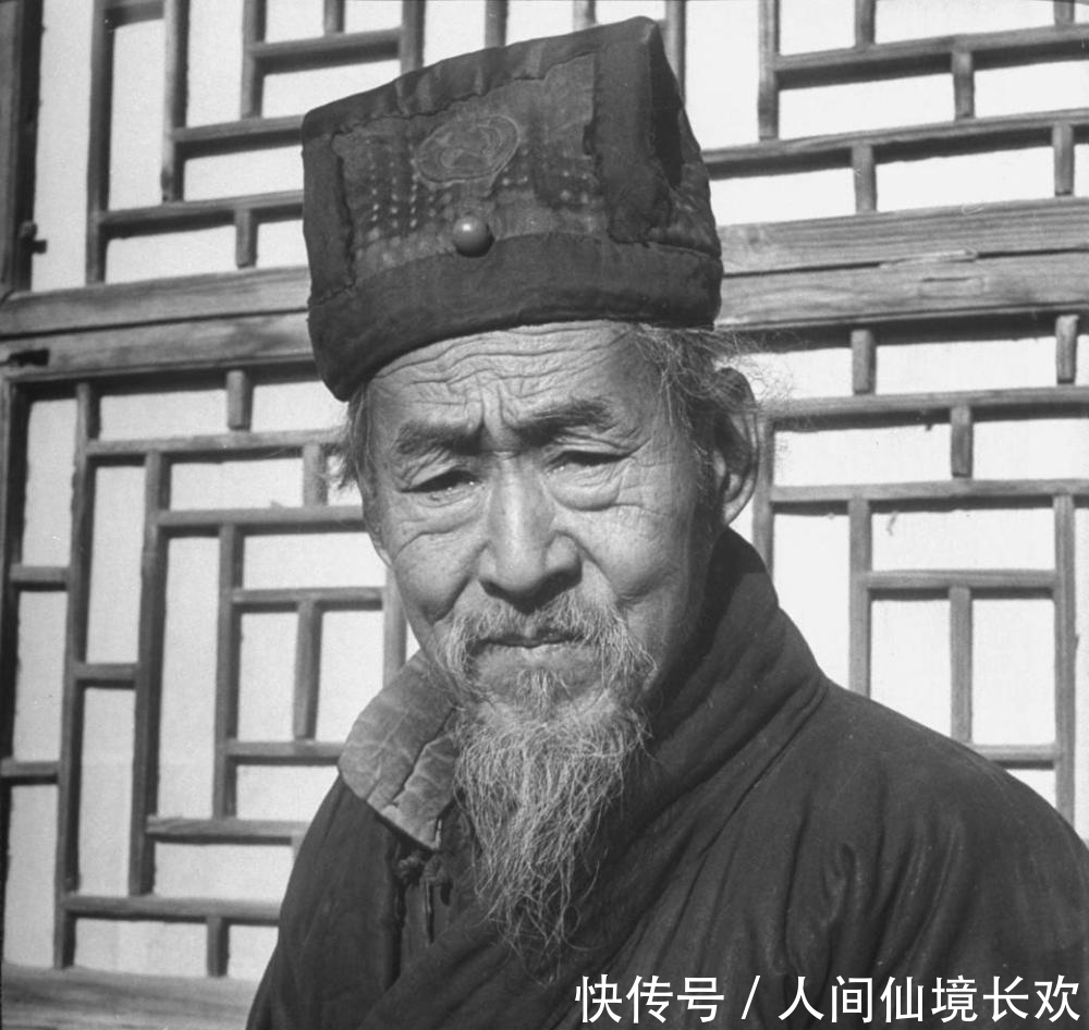 真实的道士老照片: 图1道友110岁, 图6是“华山论剑”现场