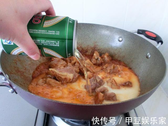 牛肉怎么炖才能软烂别只会焯水了，多加1碗它，牛肉入味还不柴