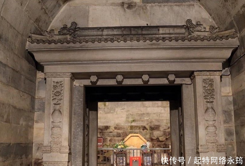 王爷|清朝灭亡后王爷都靠什么生活？装扮盗墓贼，盗自家墓？