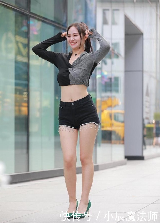 想要把短裤穿好,必须要会配鞋子,笔直纤细的美腿才能展现出来