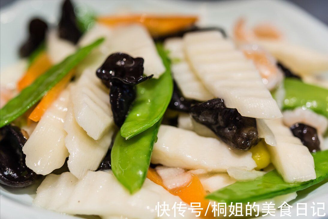 炒山药，总是不脆还发黑？大厨教你一个技巧，颜色白净，口感爽脆