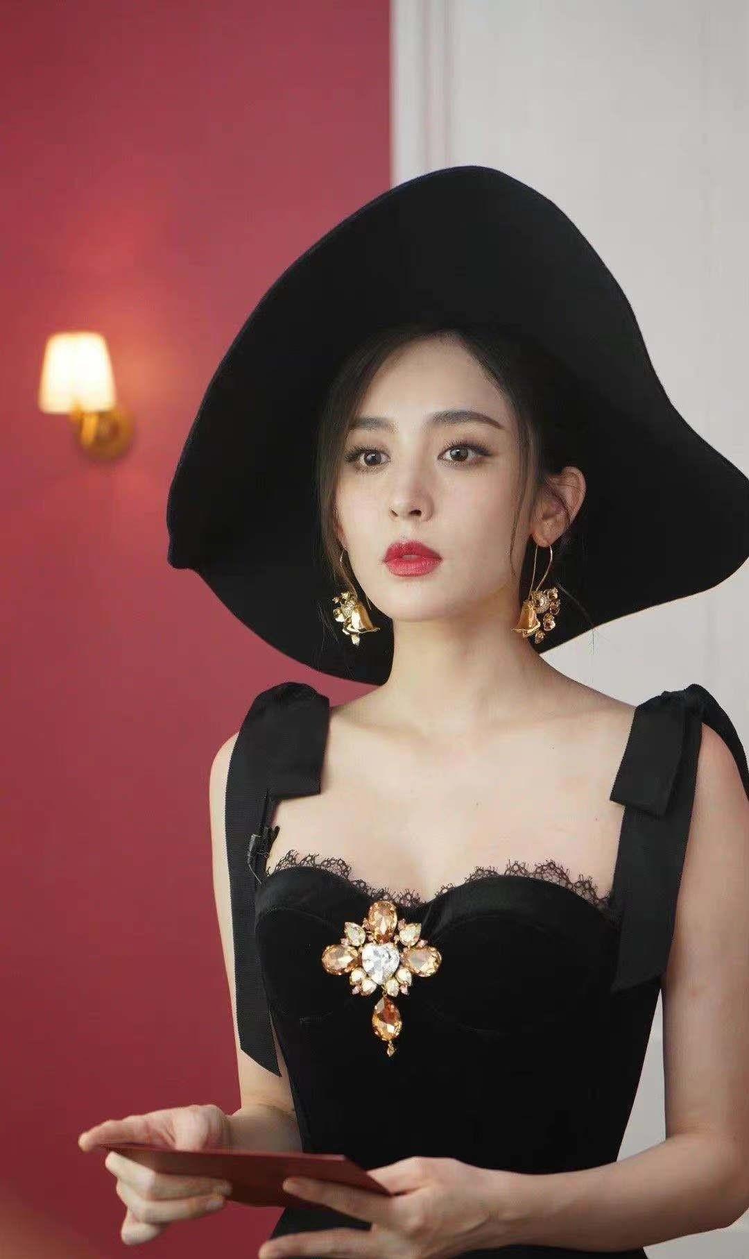 单品|中年女人的“早秋穿搭”来啦！这3条裙子足以让你美上一整个秋天